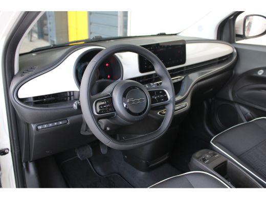 Fiat 500 Icon 42 kWh | Camera | Navigatie | Cruise control | Parkeersensoren | Dodehoek detectie | ActivLease financial lease