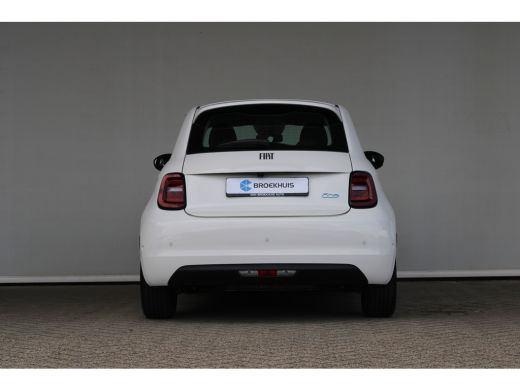 Fiat 500 Icon 42 kWh | Camera | Navigatie | Cruise control | Parkeersensoren | Dodehoek detectie | ActivLease financial lease