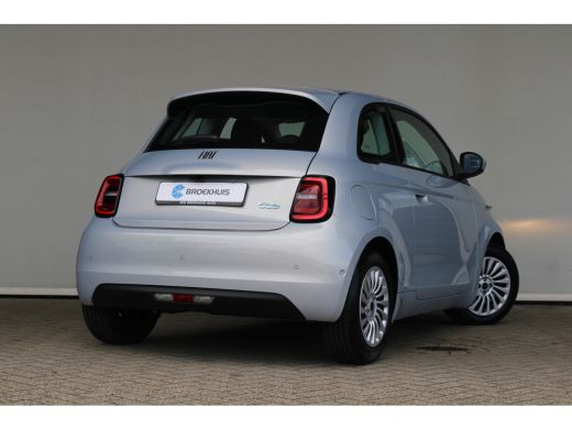 Fiat 500 Icon 42 kWh | Camera | Navigatie | Dodehoek detectie | Cruise control | Climate control | ActivLease financial lease