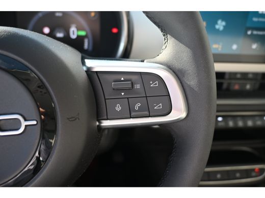 Fiat 600e La Prima 54 kWh Tot 8 Jaar Garantie! | Vol-Leder | Adaptive Cruise | Massage | Elektr. Stoelen | ... ActivLease financial lease