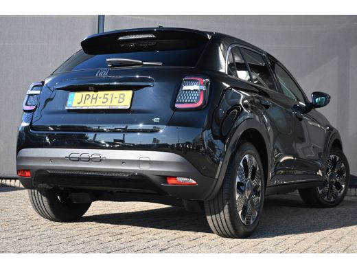 Fiat 600e La Prima 54 kWh Tot 8 Jaar Garantie! | Vol-Leder | Adaptive Cruise | Massage | Elektr. Stoelen | ... ActivLease financial lease