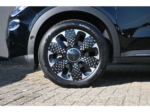 Fiat 600e La Prima 54 kWh Tot 8 Jaar Garantie! | Vol-Leder | Adaptive Cruise | Massage | Elektr. Stoelen | ... ActivLease financial lease