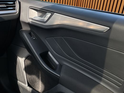 Ford Focus 1.0 EcoBoost B&O | Adaptieve cruise | Panoramadak | Trekhaak | Stoel- stuurverw. | Camera | Carplay ActivLease financial lease