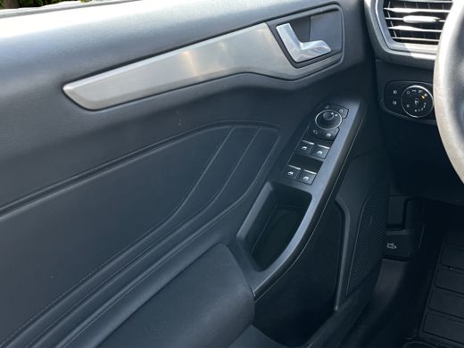 Ford Focus 1.0 EcoBoost B&O | Adaptieve cruise | Panoramadak | Trekhaak | Stoel- stuurverw. | Camera | Carplay ActivLease financial lease