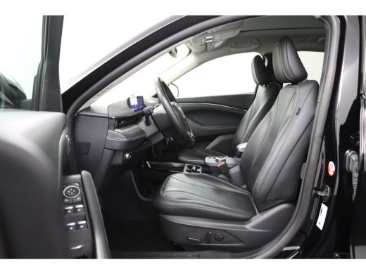 Ford Mustang Mach-E Mach-E Extended RWD 98 kWh | Panoramadak | B&O | Elek. Stoelen | 360 Camera | Adaptive Cruise | B... ActivLease financial lease