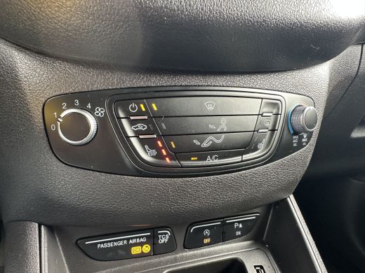 Ford Transit Courier 1.5 TDCI / 1e EIGENAAR / 21.248 KM ! / AIRCO / STOELVERWARMING / PDC / NAVIGATIE / CARPLAY ActivLease financial lease