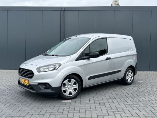Ford Transit Courier 1.5 TDCI / 1e EIGENAAR / 21.248 KM ! / AIRCO / STOELVERWARMING / PDC / NAVIGATIE / CARPLAY ActivLease financial lease
