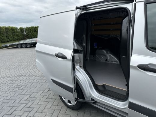 Ford Transit Courier 1.5 TDCI / 1e EIGENAAR / 21.248 KM ! / AIRCO / STOELVERWARMING / PDC / NAVIGATIE / CARPLAY ActivLease financial lease