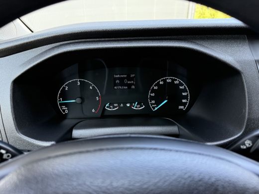 Ford Transit Custom 2.0 TDCI / L1H1 / 1e EIG. / 40.176 KM! / TREKHAAK / IMPERIAAL / INRICHTING / AIRCO / 3-ZITS ActivLease financial lease