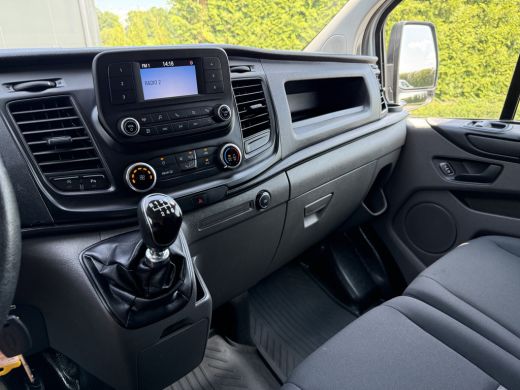Ford Transit Custom 2.0 TDCI / L1H1 / 1e EIG. / 40.176 KM! / TREKHAAK / IMPERIAAL / INRICHTING / AIRCO / 3-ZITS ActivLease financial lease