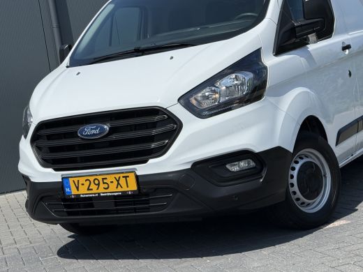 Ford Transit Custom 2.0 TDCI / L1H1 / 1e EIG. / 40.176 KM! / TREKHAAK / IMPERIAAL / INRICHTING / AIRCO / 3-ZITS ActivLease financial lease