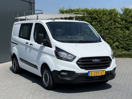 Ford Transit Custom 2.0 TDCI / L1H1 / 1e EIG. / 40.176 KM! / TREKHAAK / IMPERIAAL / INRICHTING / AIRCO / 3-ZITS ActivLease financial lease