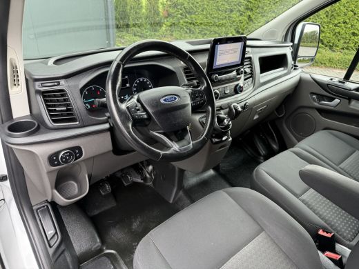 Ford Transit Custom 2.0 TDCI / L2H1 / 1e EIG. / SORTIMO INRICHTING / TREKHAAK / CRUISE / 3-ZITS / 2800 KG AHG ActivLease financial lease