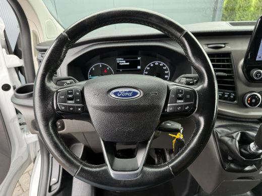 Ford Transit Custom 2.0 TDCI / L2H1 / 1e EIG. / SORTIMO INRICHTING / TREKHAAK / CRUISE / 3-ZITS / 2800 KG AHG ActivLease financial lease