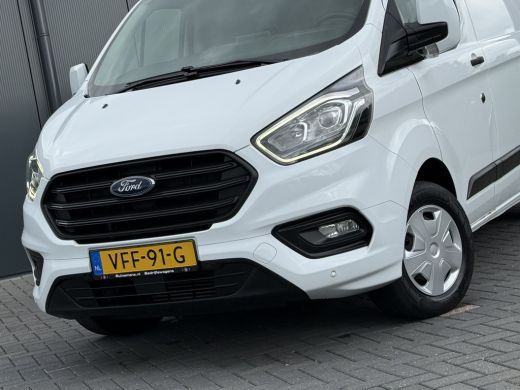 Ford Transit Custom 2.0 TDCI / L2H1 / 1e EIG. / SORTIMO INRICHTING / TREKHAAK / CRUISE / 3-ZITS / 2800 KG AHG ActivLease financial lease