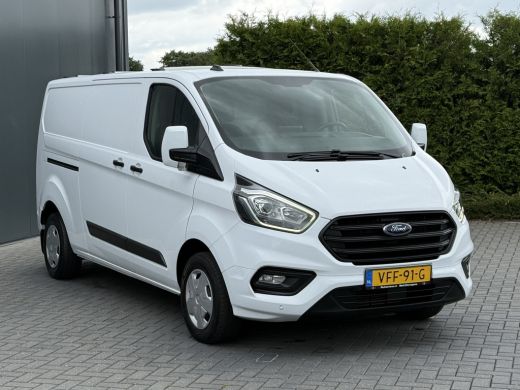 Ford Transit Custom 2.0 TDCI / L2H1 / 1e EIG. / SORTIMO INRICHTING / TREKHAAK / CRUISE / 3-ZITS / 2800 KG AHG ActivLease financial lease