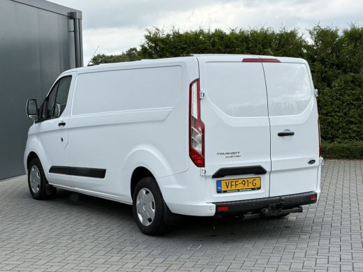 Ford Transit Custom 2.0 TDCI / L2H1 / 1e EIG. / SORTIMO INRICHTING / TREKHAAK / CRUISE / 3-ZITS / 2800 KG AHG ActivLease financial lease