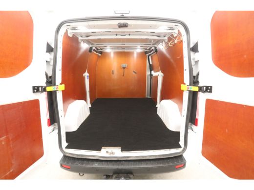 Ford Transit Custom 2.0 TDCI L2H1 | 2800kg Trekgew. | Airco | Cruise | Trekhaak | Parkeersens. ActivLease financial lease