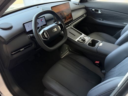 Geely Starray EM-i 1.5 PHEV PRO | STOEL- & STUURVERWARMING | 360&deg; CAMERA ActivLease financial lease