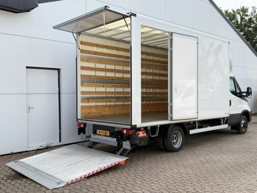 Iveco Daily 35C18H 3.0 Automaat Laadklep Bakwagen Meubelbak Dubbellucht Carplay Navigatie Climate Control Cru... ActivLease financial lease