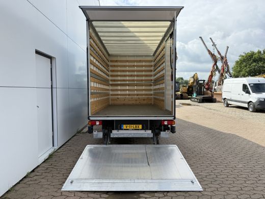 Iveco Daily 35C18H 3.0 Automaat Laadklep Bakwagen Meubelbak Dubbellucht Carplay Navigatie Climate Control Cru... ActivLease financial lease