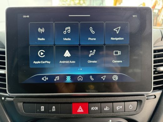 Iveco Daily 35C18H 3.0 Automaat Laadklep Bakwagen Meubelbak Dubbellucht Carplay Navigatie Climate Control Cru... ActivLease financial lease