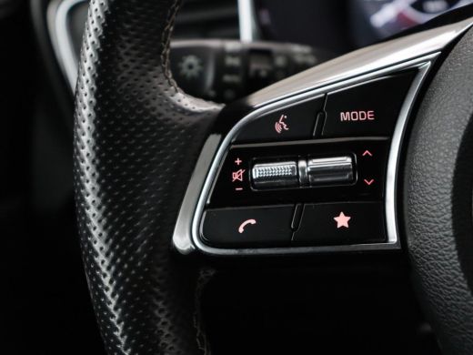 Kia Ceed 1.5 T-GDi GT-Line | Panoramadak | Trekhaak | Stuur/stoel verwarming | Camera | Park assist | Adap... ActivLease financial lease