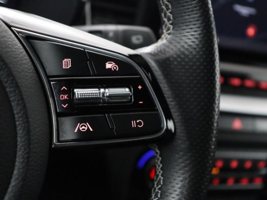 Kia Ceed 1.5 T-GDi GT-Line | Panoramadak | Trekhaak | Stuur/stoel verwarming | Camera | Park assist | Adap... ActivLease financial lease