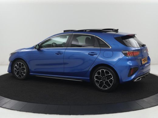 Kia Ceed 1.5 T-GDi GT-Line | Panoramadak | Trekhaak | Stuur/stoel verwarming | Camera | Park assist | Adap... ActivLease financial lease