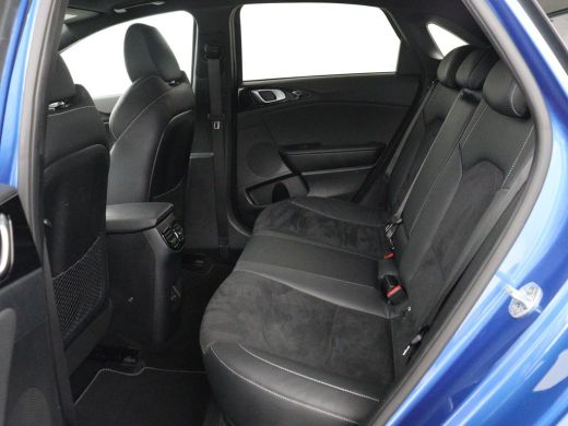 Kia Ceed 1.5 T-GDi GT-Line | Panoramadak | Trekhaak | Stuur/stoel verwarming | Camera | Park assist | Adap... ActivLease financial lease