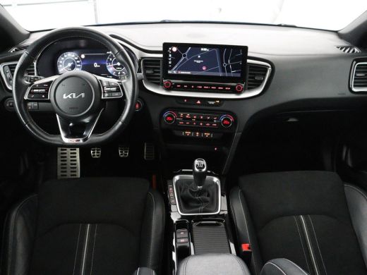 Kia Ceed 1.5 T-GDi GT-Line | Panoramadak | Trekhaak | Stuur/stoel verwarming | Camera | Park assist | Adap... ActivLease financial lease