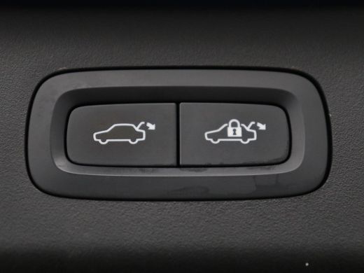 Lynk & Co 01 1.5 | SOH 88,3% | Panoramadak | Trekhaak | 360 Camera | Adaptive cruise | Climate control | Carpl... ActivLease financial lease