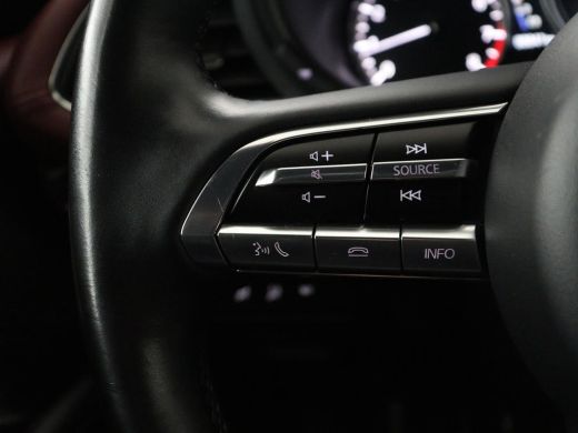 Mazda 3 2.0 e-SkyActiv-X M Hybrid 186 Luxury | Aeropakket | Trekhaak | Stuur/stoelverwarming | Adaptive c... ActivLease financial lease