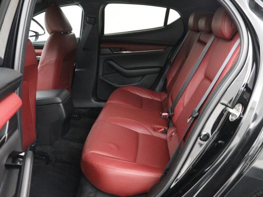 Mazda 3 2.0 e-SkyActiv-X M Hybrid 186 Luxury | Aeropakket | Trekhaak | Stuur/stoelverwarming | Adaptive c... ActivLease financial lease