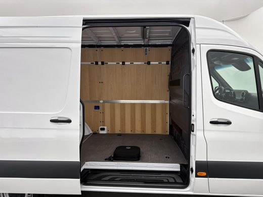 Mercedes-Benz eSprinter 314 L2H2 Pro 81kWh Led koplampen Betimmering Navigatie Parkeerpakket ActivLease financial lease