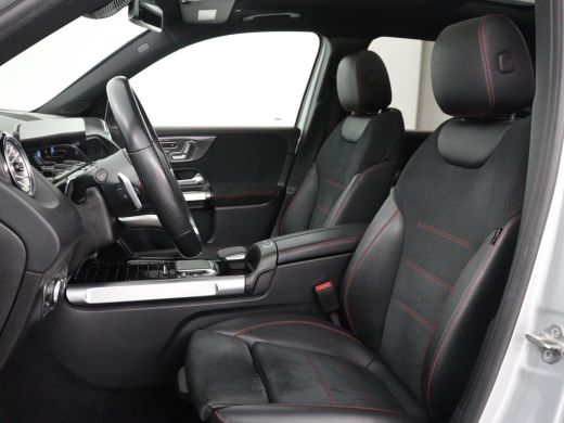 Mercedes-Benz GLB | Panoramadak | Elec. Trekhaak | Half Leder | Memory | Sfeerverlichting | Stoelverwarming | Camer... ActivLease financial lease