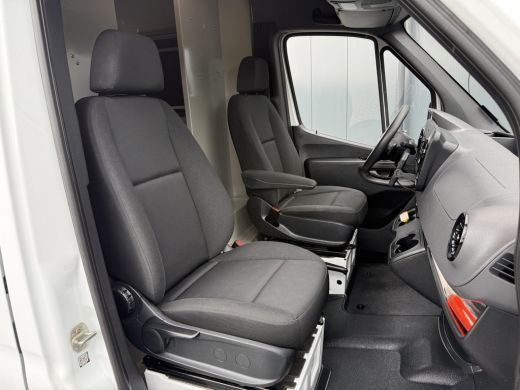 Mercedes-Benz Sprinter 311 2.2 CDI AUTOMAAT L3H2 EURO 6 / PostNL INRICHTING / AIRCO / 1e eigenaar / CAMERA / SIDEBARS ActivLease financial lease