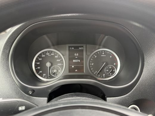 Mercedes-Benz Vito 116 CDI 164 PK / L2H1 / TREKHAAK / CAMERA / NAVI / CRUISE / AIRCO / PDC ActivLease financial lease