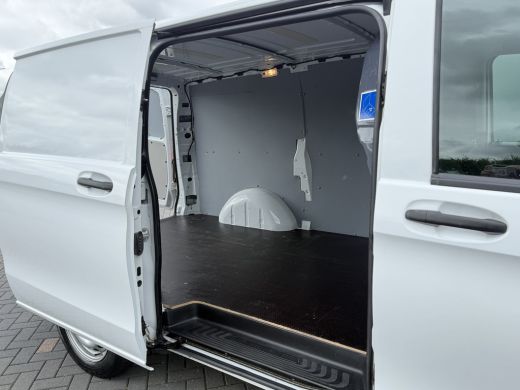 Mercedes-Benz Vito 116 CDI 164 PK / L2H1 / TREKHAAK / CAMERA / NAVI / CRUISE / AIRCO / PDC ActivLease financial lease