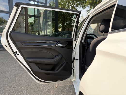 MG MG5 Long Range Comfort 61 kWh SOH 99% | ACHTERUITRIJCAMERA | ADAPT. CRUISE CONTROL | STOEL & STUUR VE... ActivLease financial lease