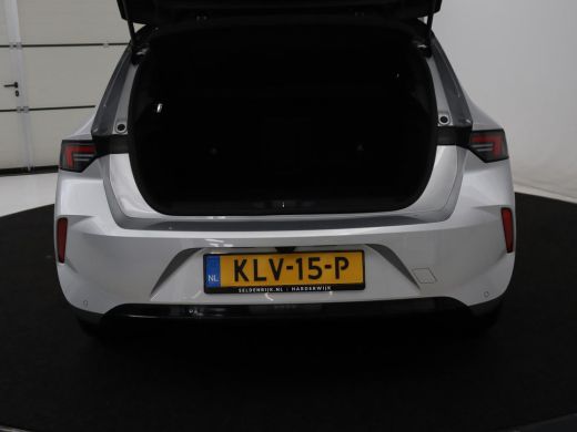 Opel Astra 1.6 Hybrid GS Line | SOH 97.7% | Adaptive cruise | Stuur/stoel verwarming | 360 camera | Climate ... ActivLease financial lease