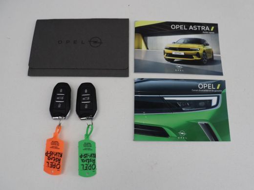Opel Astra 1.6 Hybrid GS Line | SOH 97.7% | Adaptive cruise | Stuur/stoel verwarming | 360 camera | Climate ... ActivLease financial lease