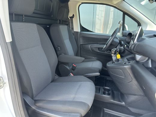 Opel Combo 1.6D 100 PK / L2H1 / AIRCO / CRUISE / NAVI / ECC / APPLE CARPLAY / ANDROID AUTO / PDC ActivLease financial lease