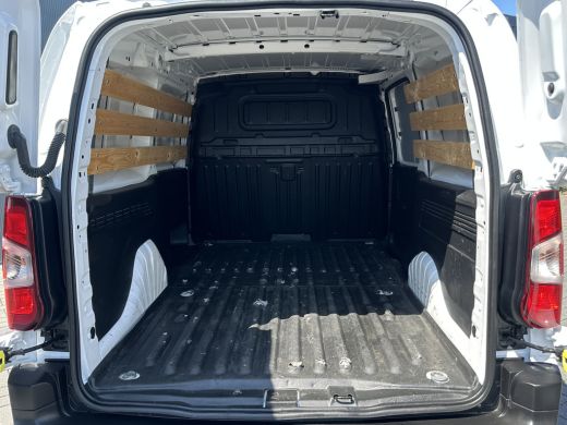 Opel Combo 1.6D 100 PK / L2H1 / AIRCO / CRUISE / NAVI / ECC / APPLE CARPLAY / ANDROID AUTO / PDC ActivLease financial lease