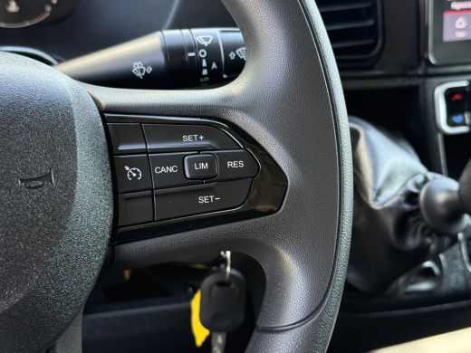 Opel Movano 2.2D 120 PK / L2H2 / ** NIEUW BPM VRIJ ** / TREKHAAK / CAMERA / 3-ZITS / ECC / LED / CRUISE / LAN... ActivLease financial lease