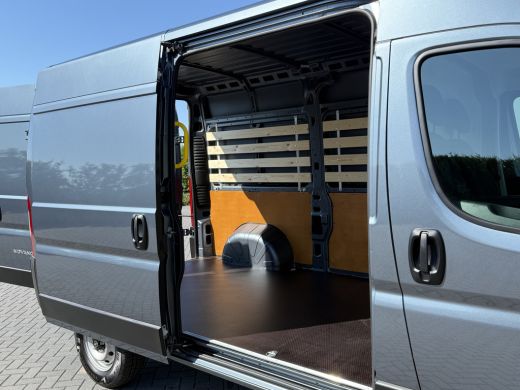 Opel Movano 2.2D 120 PK / L2H2 / ** NIEUW BPM VRIJ ** / TREKHAAK / CAMERA / 3-ZITS / ECC / LED / CRUISE / LAN... ActivLease financial lease