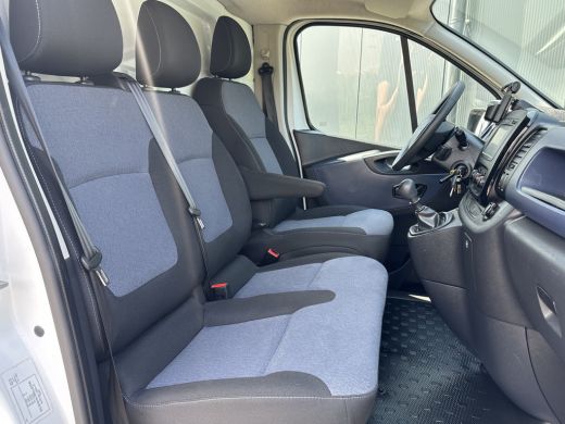 Opel Vivaro 1.6 CDTI 122 PK E6 / L2H1 / IMPERIAAL / TREKHAAK / 3 ZITS / AIRCO / NAVI / CRUISE ActivLease financial lease