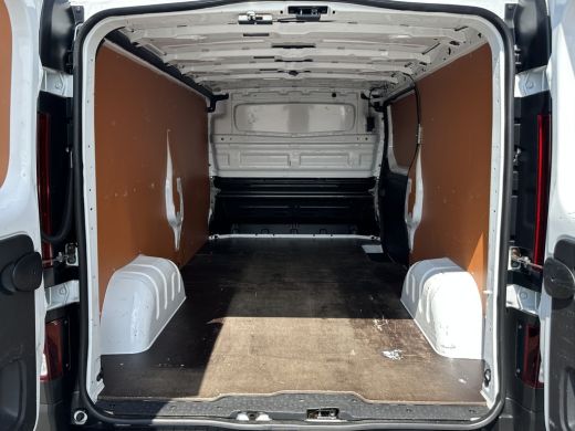 Opel Vivaro 1.6 CDTI 122 PK E6 / L2H1 / IMPERIAAL / TREKHAAK / 3 ZITS / AIRCO / NAVI / CRUISE ActivLease financial lease