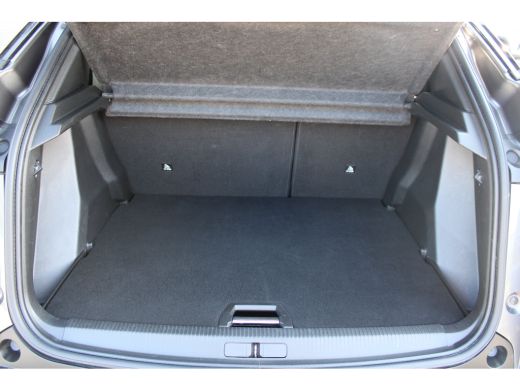 Peugeot 2008 1.2 PureTech GT | Navigatie | Camera | Apple carplay | Full LED | NL auto | Parkeersensoren | ActivLease financial lease
