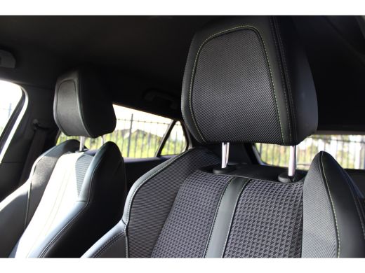 Peugeot 2008 1.2 PureTech GT | Navigatie | Camera | Apple carplay | Full LED | NL auto | Parkeersensoren | ActivLease financial lease